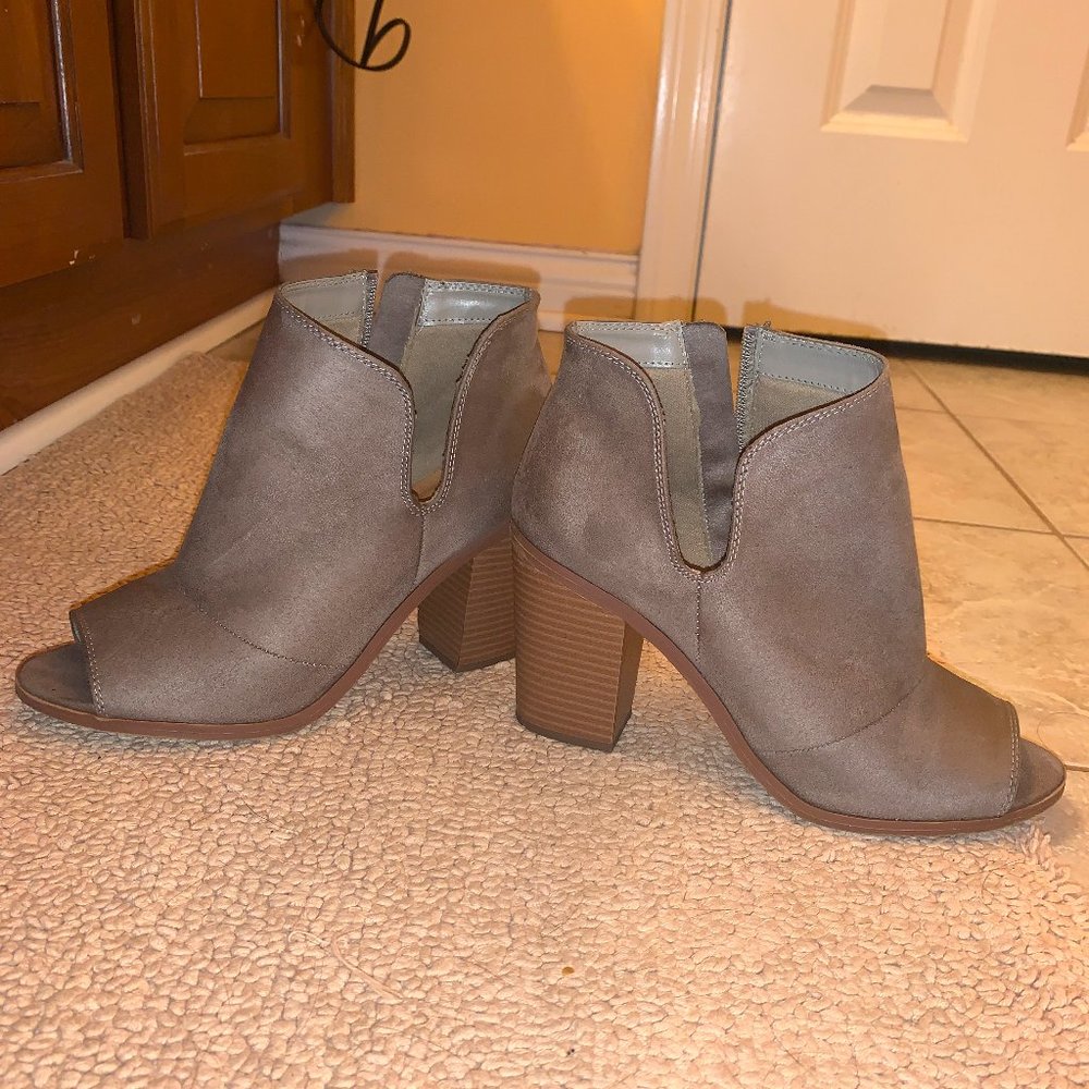 Tilly's Open Toed Booties